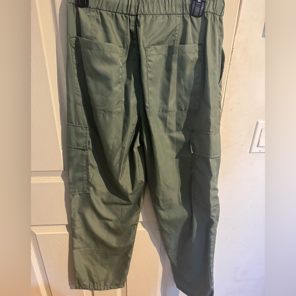 Pistola Jade Lightweight Cargo Pants Size Small - Picture 10 of 16